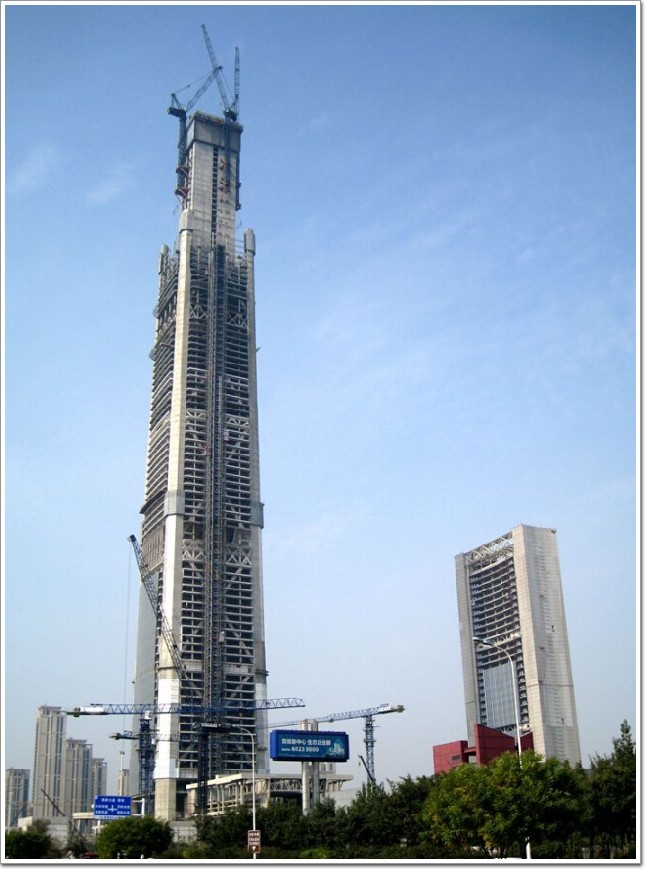 中國第一高樓——高銀金融117大廈施工遠(yuǎn)景圖